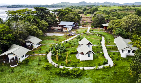 catalinashideawayarielshot-jpg